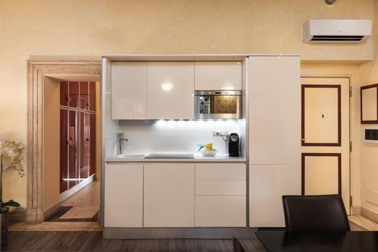 Lägenhet Nsm 71Viadelcorso Luxury Apartment Con Terrazzo Rom
