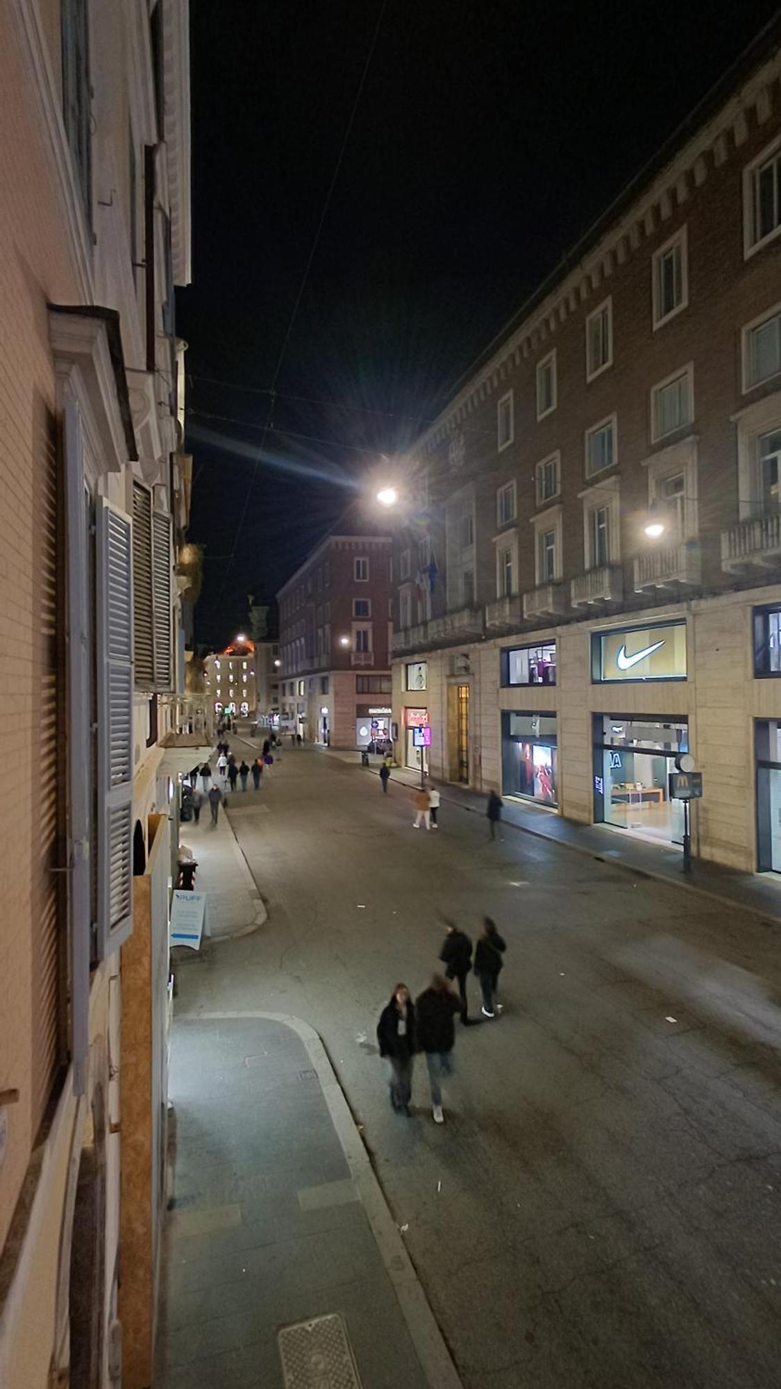 Lägenhet Nsm 71Viadelcorso Luxury Apartment Con Terrazzo *
